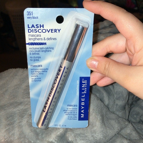 Maybelline New York Lash Discovery - Picture 1 of 3